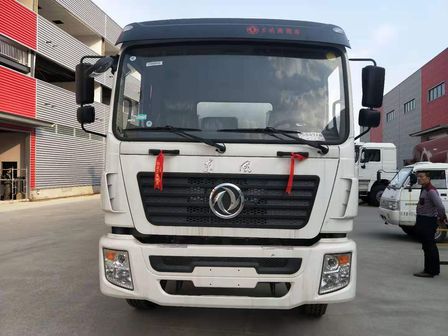 東風(fēng)6x4干混砂漿運(yùn)輸車(chē)