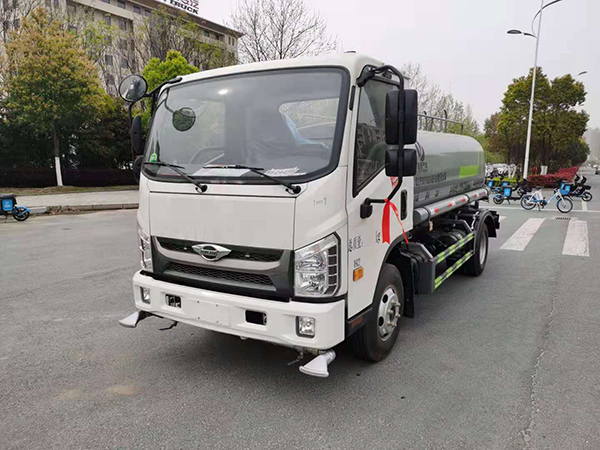 國(guó)六福田5噸灑水車(chē)