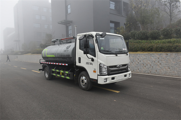 福田5方吸糞車